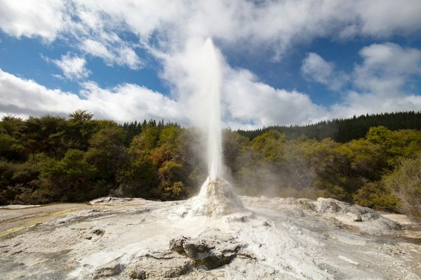 Où faire une randonnée pour voir les geysers en Islande?